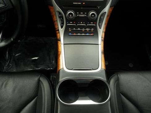 Used 2016 Lincoln MKX Reserve w/ Technology Package FWD image 19
