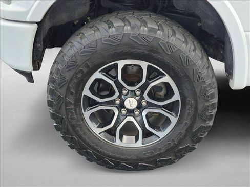 Used 2020 Ford F150 XLT w/ Equipment Group 302A Luxury AWD/4WD image 10