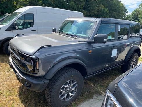 New 2025 Ford Bronco Badlands image 9