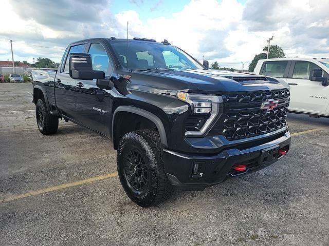 Used 2026 Chevrolet Silverado 2500 ZR2 AWD/4WD image 3