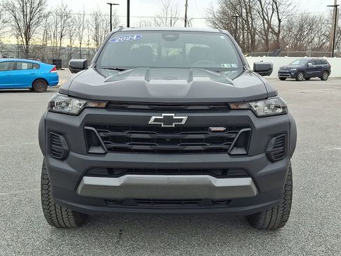 Used 2024 Chevrolet Colorado Trail Boss w/ Technology Package image 6