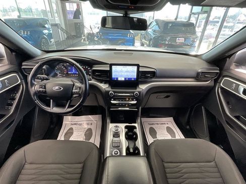 Used 2020 Ford Explorer XLT image 19