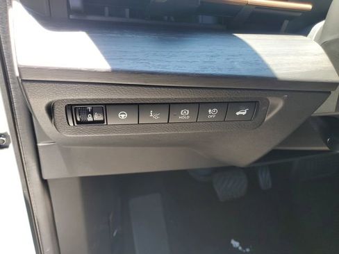 Used 2024 Nissan Ariya FWD image 29