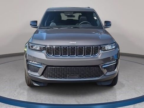 New 2025 Jeep Grand Cherokee Limited RWD image 2