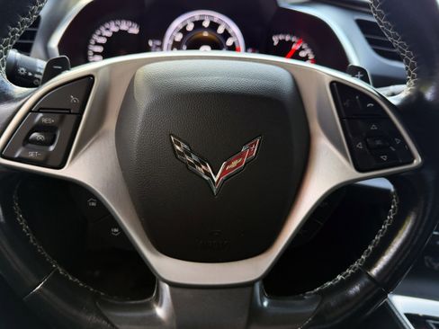 Used 2017 Chevrolet Corvette Stingray Coupe w/ 1LT RWD image 18