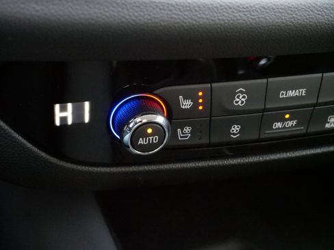 Used 2021 Buick Enclave Premium w/ Surround and Sites Package image 28