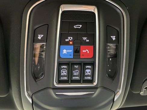 Used 2024 Jeep Wagoneer Series II w/ Premium Group I AWD/4WD image 37