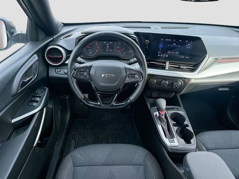 Used 2024 Chevrolet Trax RS FWD image 22