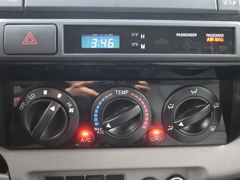 Used 2013 Toyota Tacoma PreRunner image 3