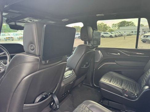 Certified 2024 Cadillac Escalade Sport Platinum w/ LPO, ONYX Package image 8