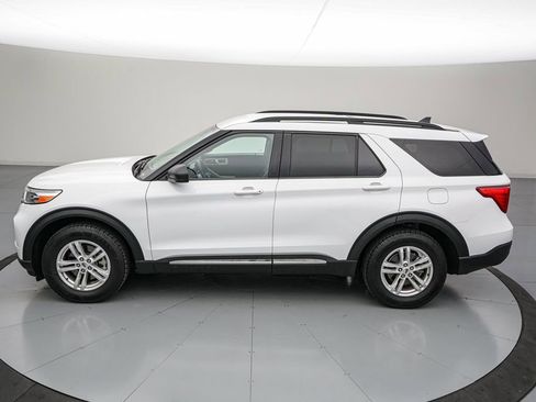 Certified 2024 Ford Explorer XLT w/ Equipment Group 202A AWD/4WD image 8