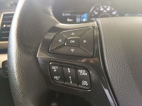 Used 2018 Ford Explorer XLT w/ Equipment Group 202A AWD/4WD image 19