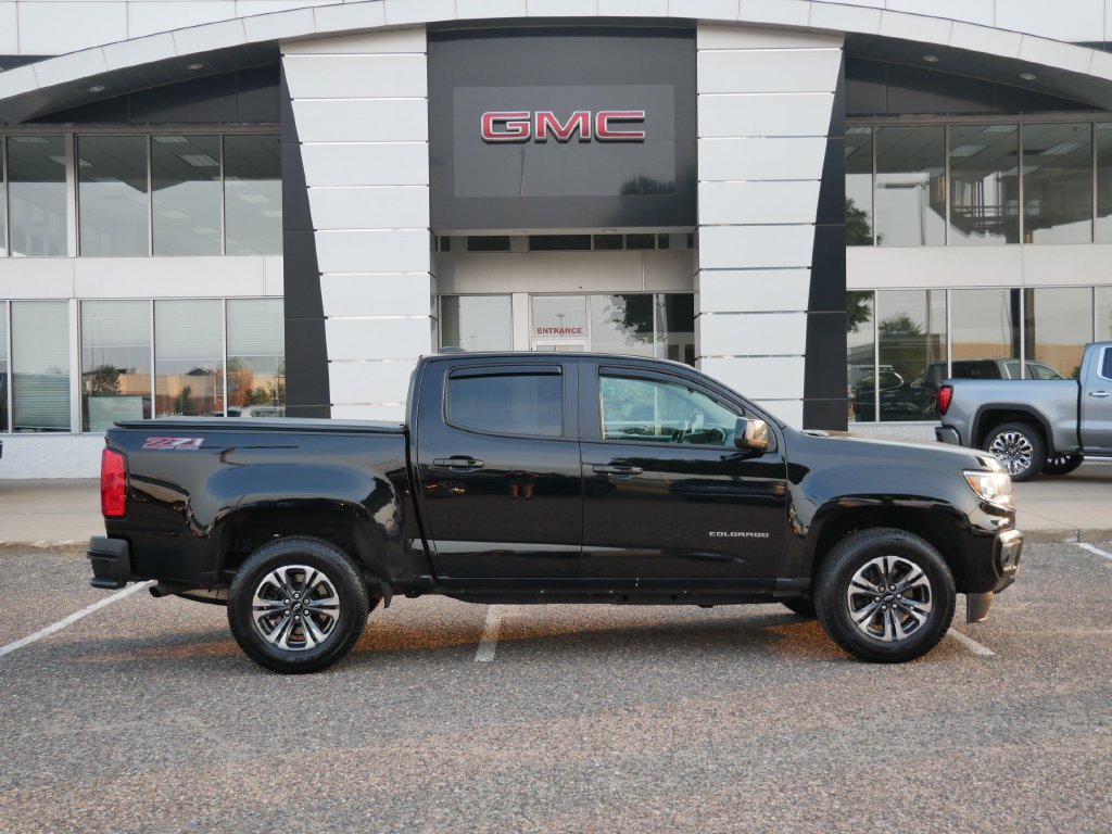 Used 2021 Chevrolet Colorado Z71 w/ Safety Package AWD/4WD image 2