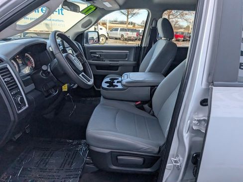 Used 2017 RAM 1500 Classic SLT image 2