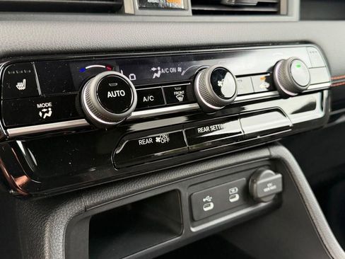 New 2026 Honda Pilot Sport image 13
