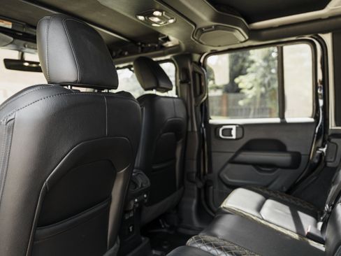 Used 2022 Jeep Wrangler Unlimited Sahara AWD/4WD image 24