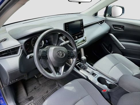 Used 2022 Toyota Corolla Cross LE AWD/4WD image 9