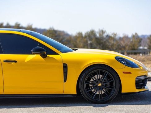 Used 2018 Porsche Panamera 4S image 30