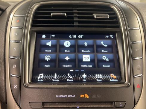 Used 2017 Lincoln MKX Reserve image 9