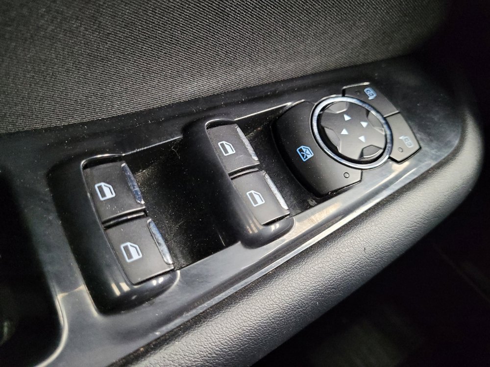 Used 2018 Ford Edge SEL FWD image 27