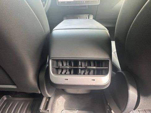 Used 2023 Tesla Model Y 2WD image 53