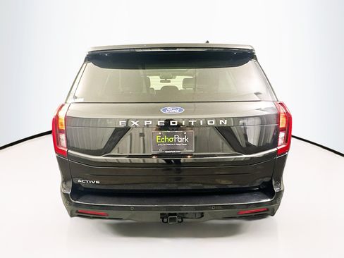 Used 2025 Ford Expedition Active AWD/4WD image 7
