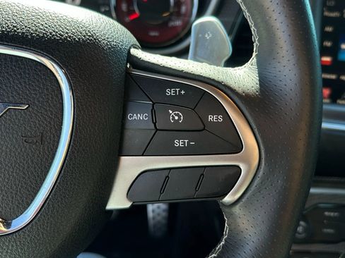 Used 2016 Dodge Challenger SRT Hellcat image 23