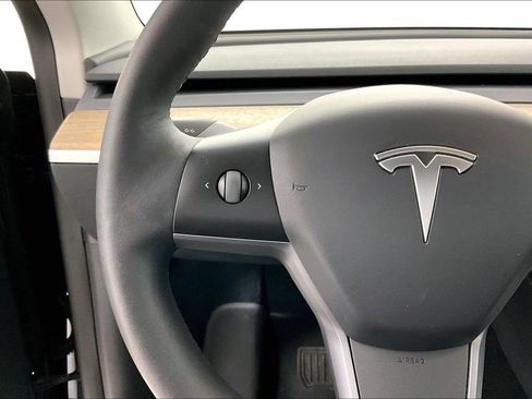 Used 2023 Tesla Model Y Long Range AWD/4WD image 12