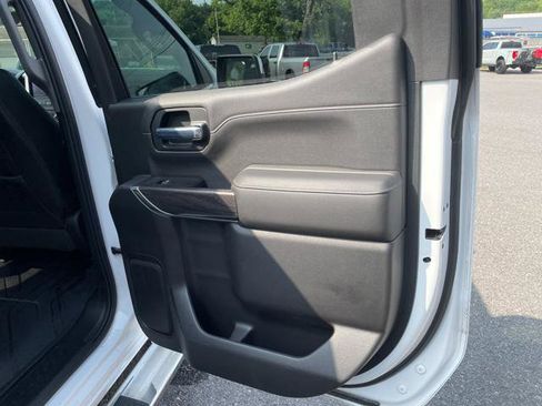 Used 2019 Chevrolet Silverado 1500 LTZ AWD/4WD image 24