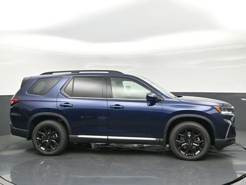 New 2025 Honda Pilot Touring image 7