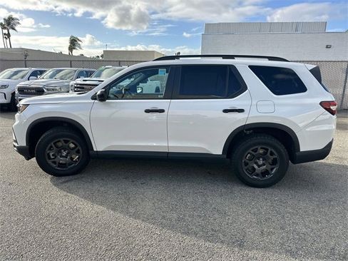 Used 2024 Honda Pilot TrailSport image 7