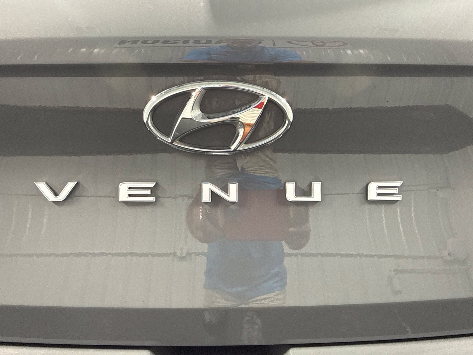 Used 2022 Hyundai Venue Limited FWD image 42