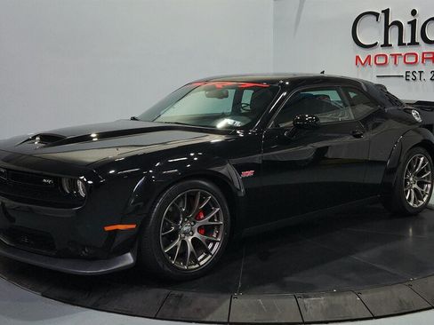 Used 2015 Dodge Challenger SRT w/ Technology Group RWD image 5