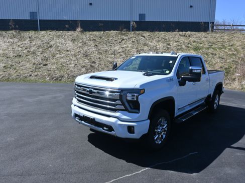 New 2026 Chevrolet Silverado 3500 High Country w/ High Country Premium Package AWD/4WD image 6