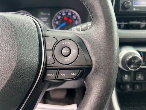 Used 2021 Toyota RAV4 XLE image 26