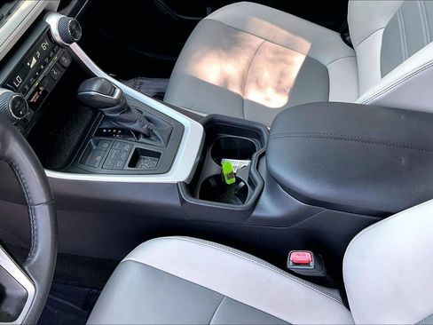 Used 2021 Toyota RAV4 XLE Premium AWD/4WD image 22