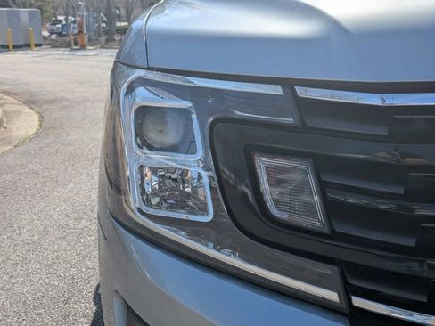 Used 2021 Ford Expedition Max XLT image 10