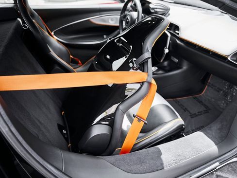 Used 2024 McLaren Artura image 40