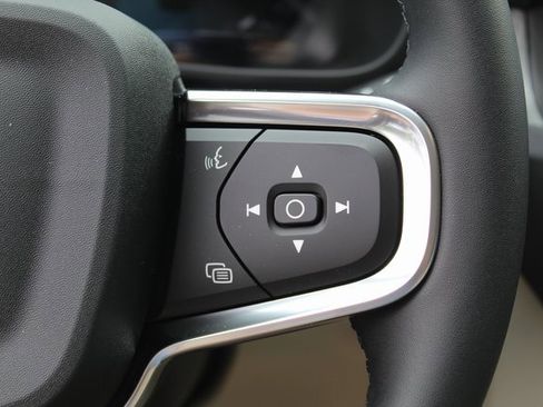 New 2026 Volvo XC40 B5 Ultra w/ Protection Package Premier image 17