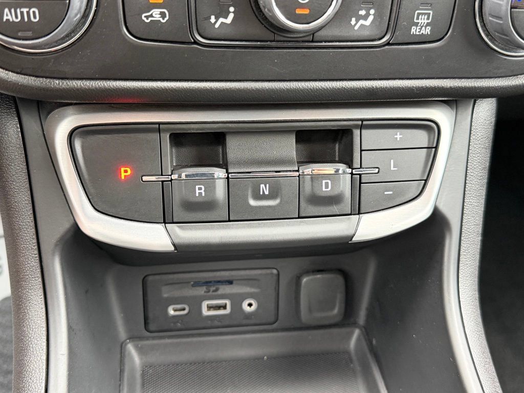 Used 2024 GMC Terrain SLT AWD/4WD image 35