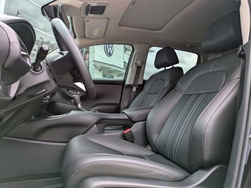 Used 2026 Honda HR-V EX-L image 2