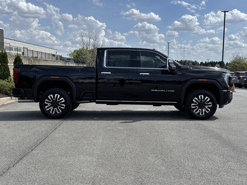 New 2026 GMC Sierra 2500 Denali Ultimate AWD/4WD image 11