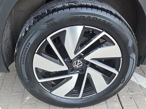 Certified 2024 Volkswagen Atlas SE image 31