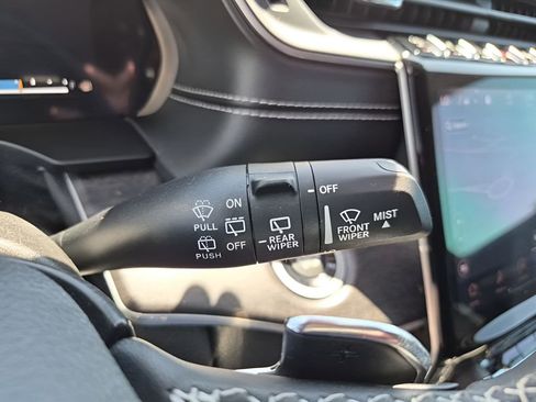 Used 2023 Jeep Grand Cherokee L Limited w/ Luxury Tech Group II image 39