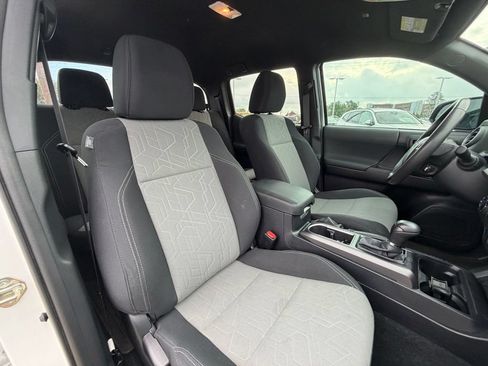 Used 2021 Toyota Tacoma TRD Off-Road AWD/4WD image 29