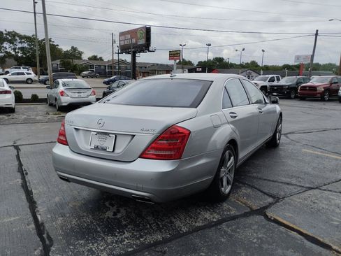 Used 2010 Mercedes-Benz S 550 4MATIC image 6