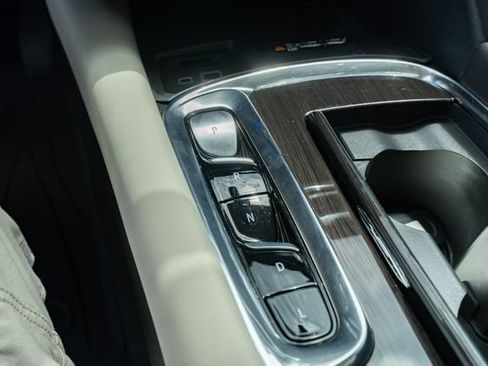 Used 2024 Buick Enclave Essence w/ Experience Buick Package FWD image 23