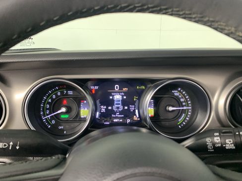 Used 2023 Jeep Wrangler Unlimited w/ Sun & Screen Package AWD/4WD image 18