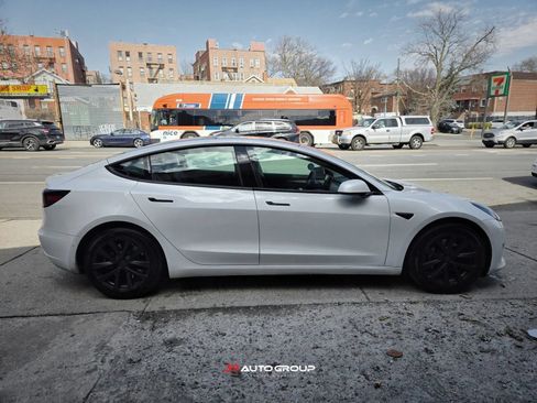 Used 2022 Tesla Model 3 Long Range AWD/4WD image 5