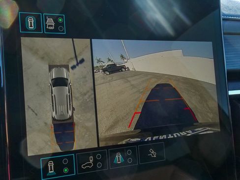 Used 2024 GMC Acadia Elevation image 24